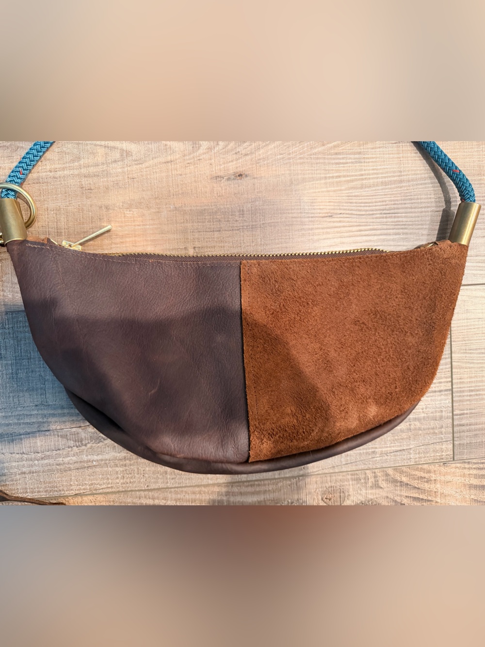 Gorgeous Wildwood Oyster Co. sling with turquoise blue strap. Like new. - Picture 2 of 6
